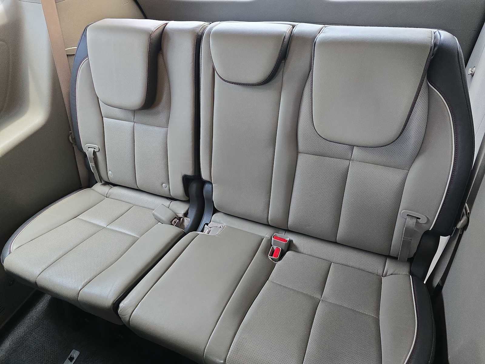 Used 2016 Kia Sedona LX w/ LX Essentials Premium Package FWD image 9