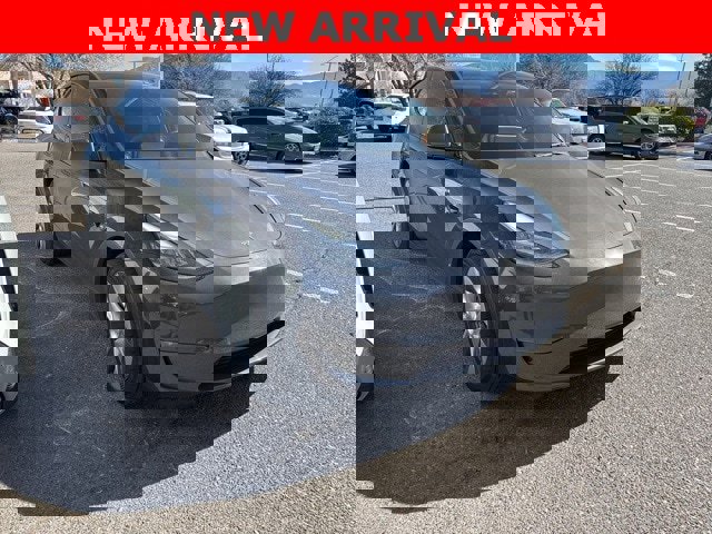 Used 2021 Tesla Model Y Long Range video 1