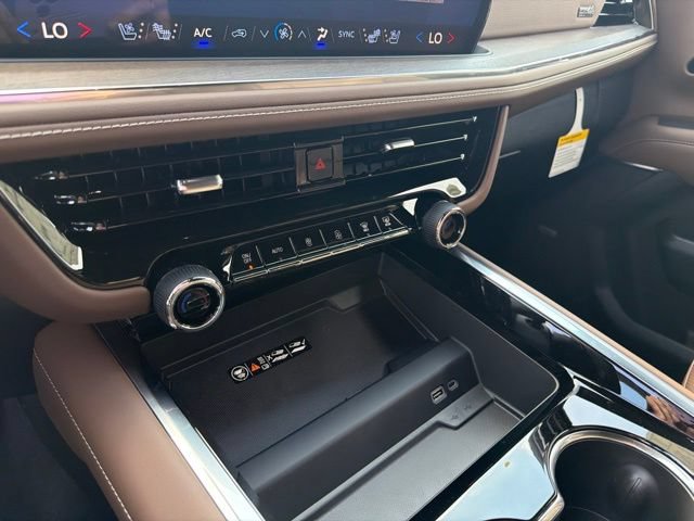 New 2026 Chevrolet Tahoe High Country AWD/4WD image 18
