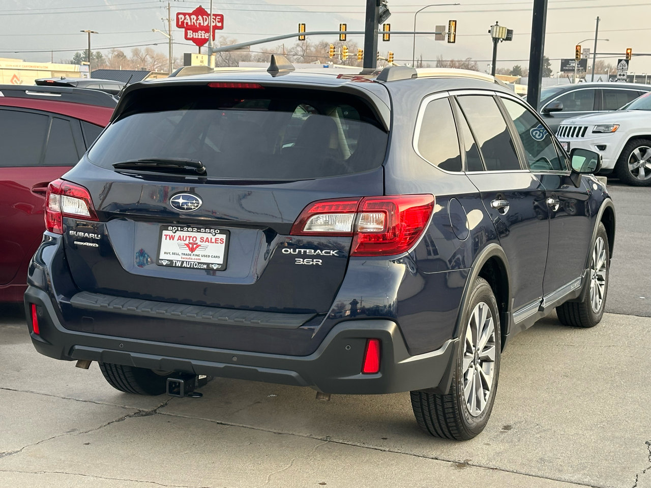 Used 2018 Subaru Outback 3.6R Touring w/ Popular Package #3 image 5