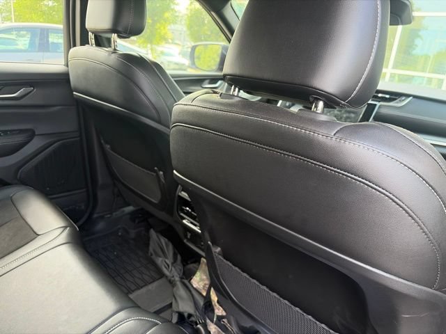 Used 2024 Jeep Grand Cherokee Altitude AWD/4WD image 8