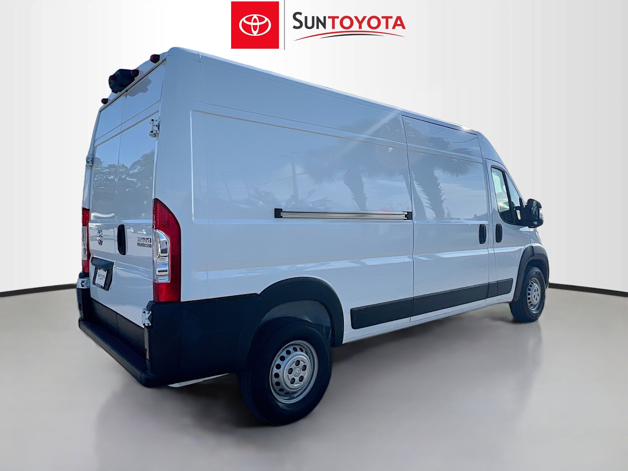 Used 2025 RAM ProMaster 2500 w/ Convenience Group FWD image 4