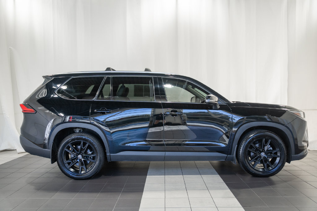 Certified 2024 Toyota Grand Highlander AWD image 3