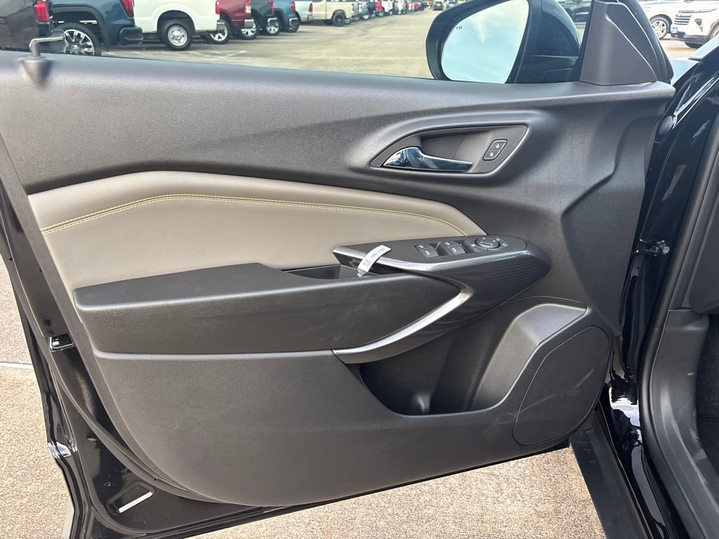 New 2026 Chevrolet Trax ACTIV w/ Driver Confidence Package FWD image 18