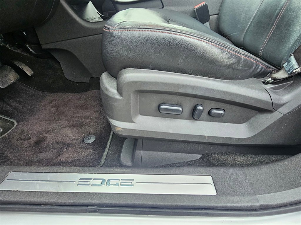 Used 2012 Ford Edge Limited image 26