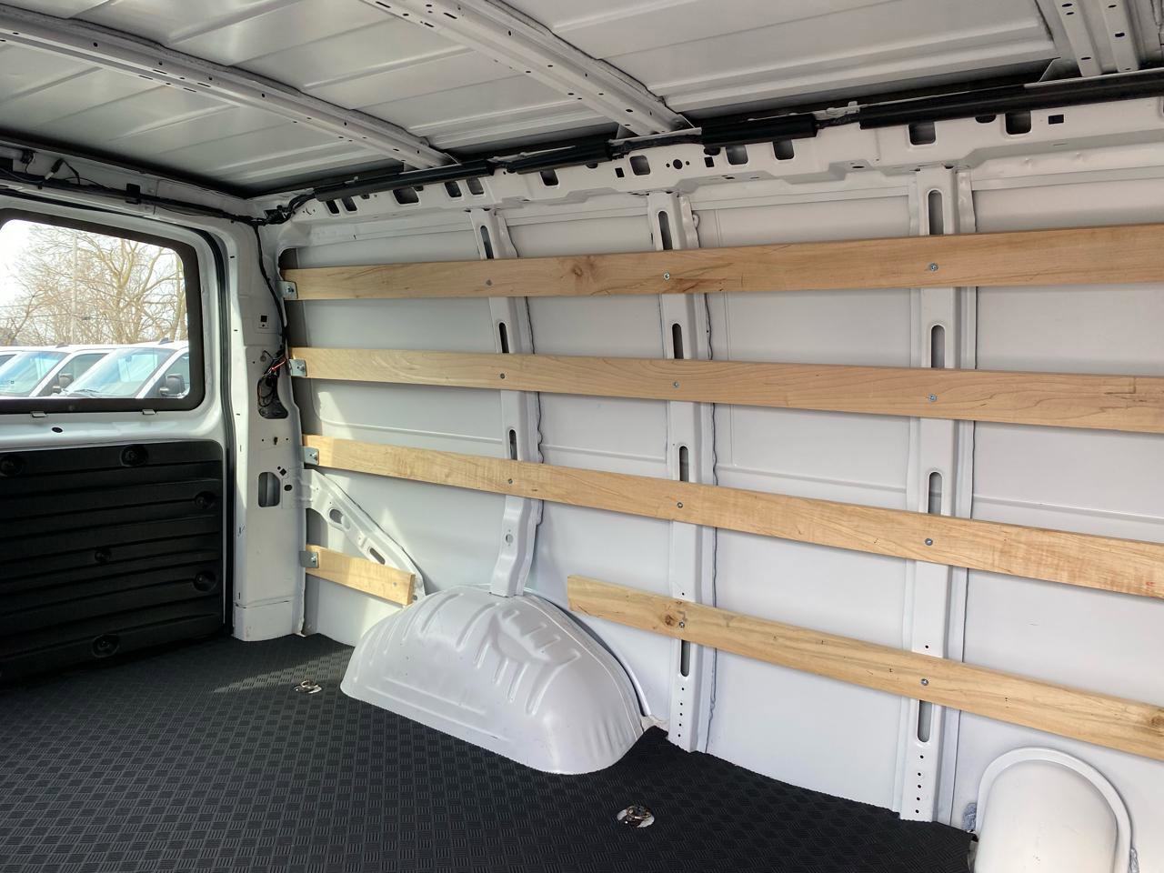 Used 2024 GMC Savana 2500 w/ Driver Convenience Package RWD image 7