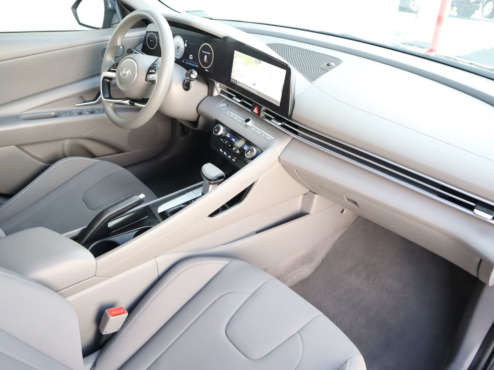 Used 2024 Hyundai Elantra SEL FWD image 50