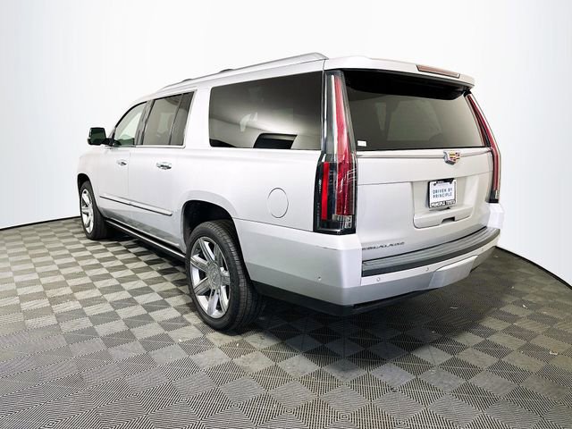Used 2019 Cadillac Escalade ESV Premium Luxury image 6