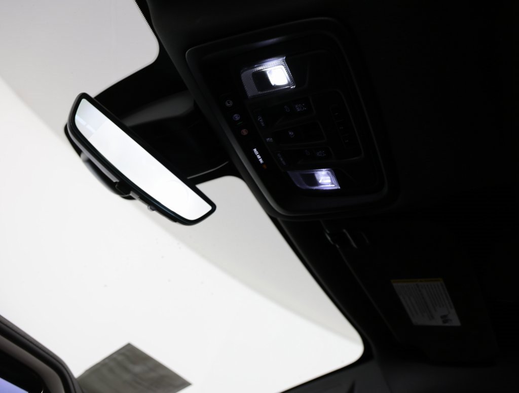 Used 2020 Chevrolet Silverado 1500 High Country w/ Technology Package image 21