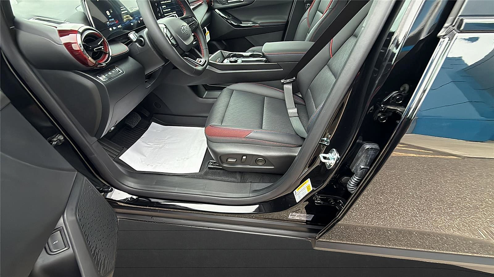New 2026 Chevrolet Equinox RS w/ Safety and Technology Package AWD/4WD image 23