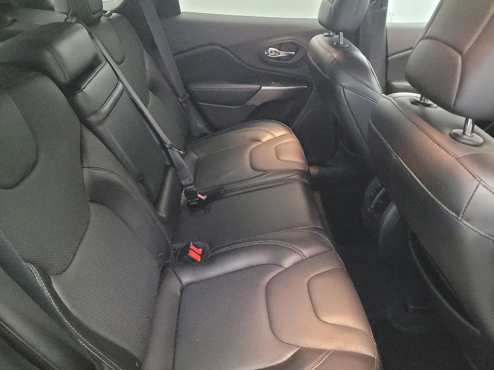 Used 2019 Jeep Cherokee Limited image 19