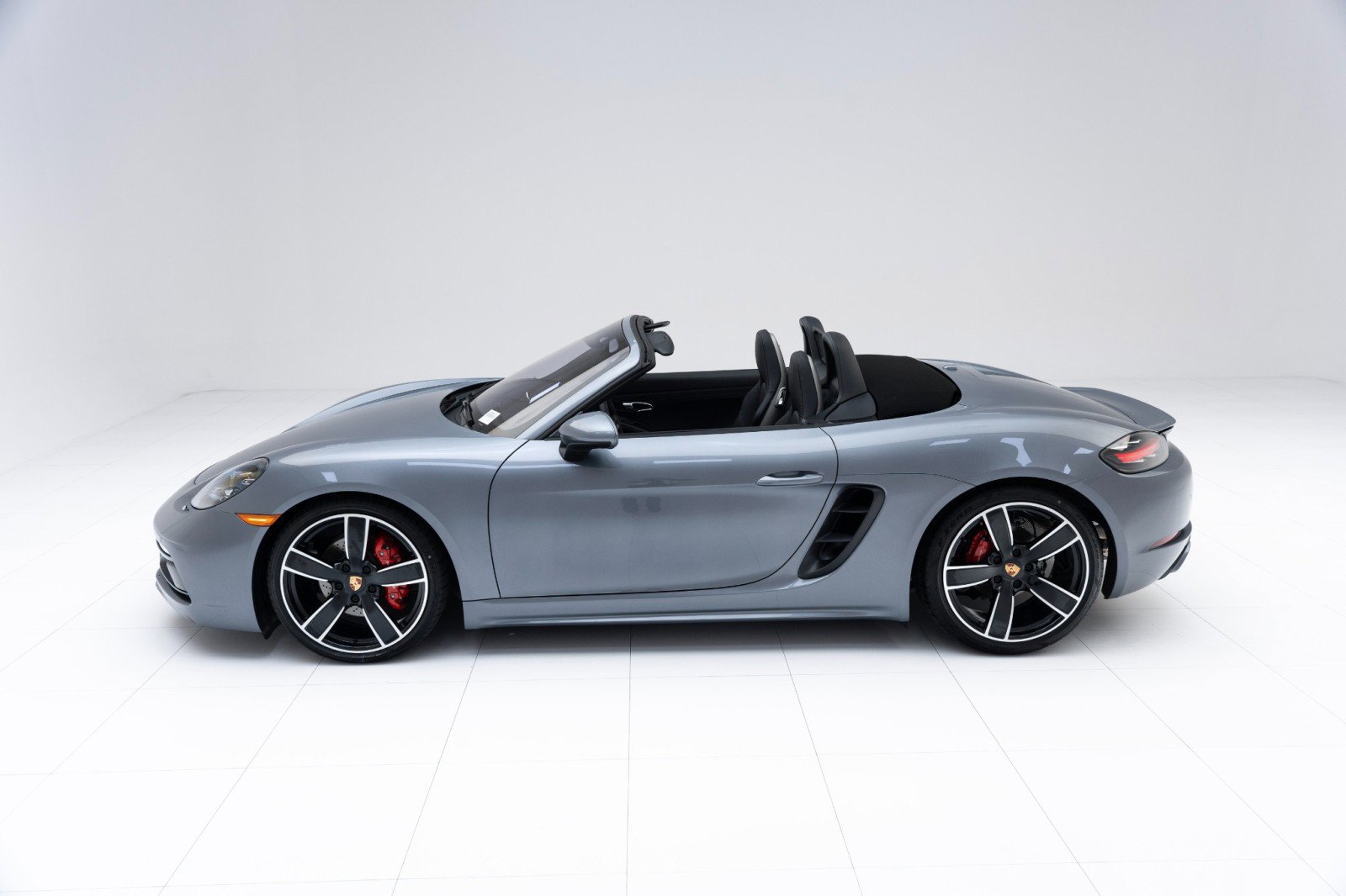New 2025 Porsche 718 Boxster S image 2