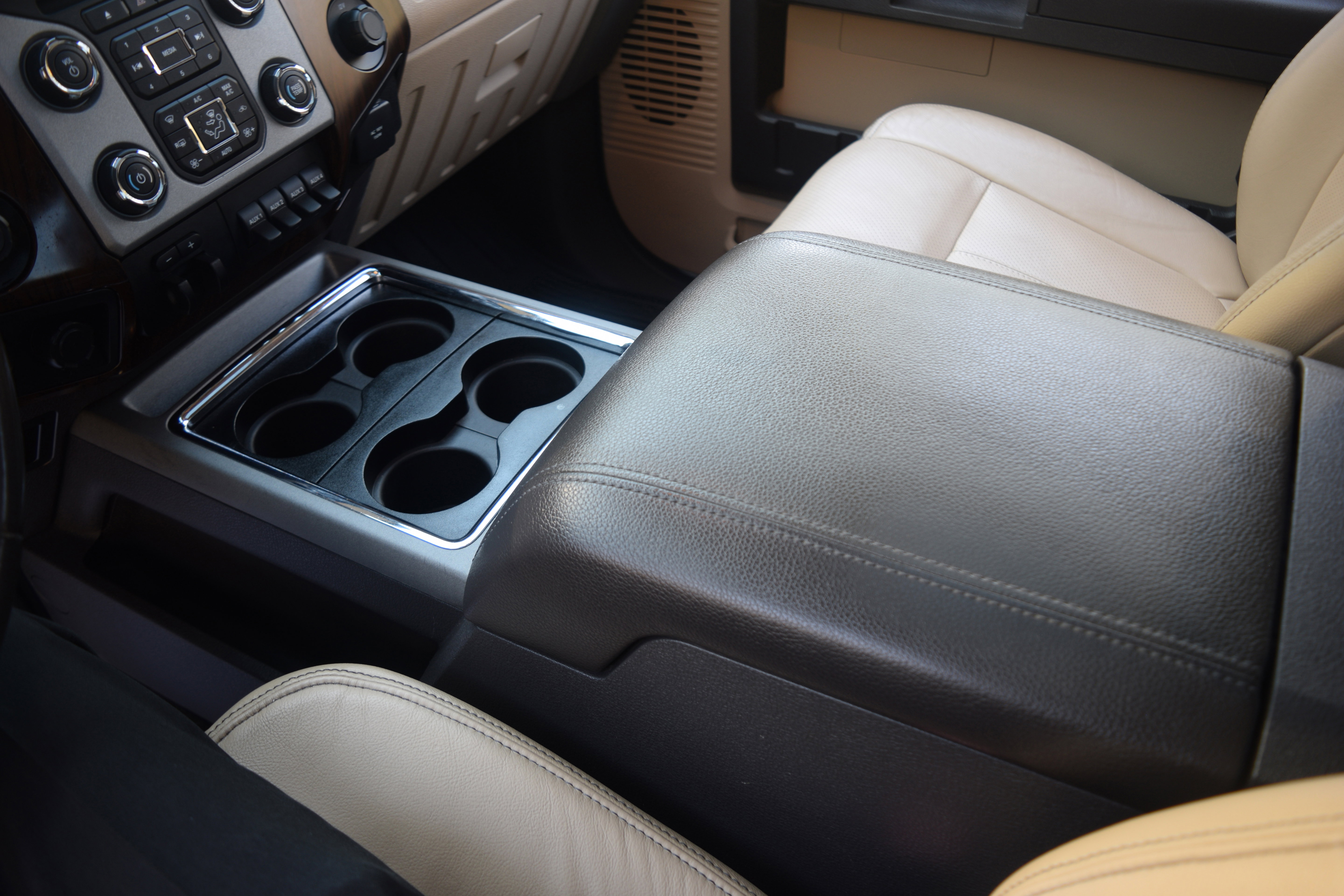 Used 2016 Ford F250 Lariat w/ Lariat Ultimate Package image 12