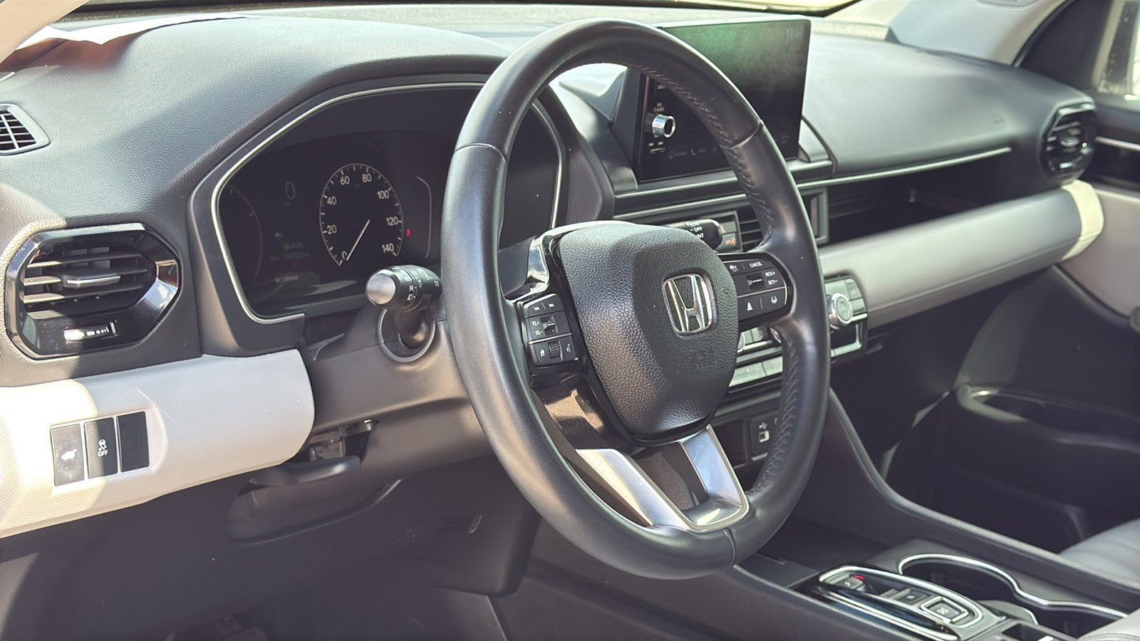 Used 2024 Honda Pilot Touring image 7