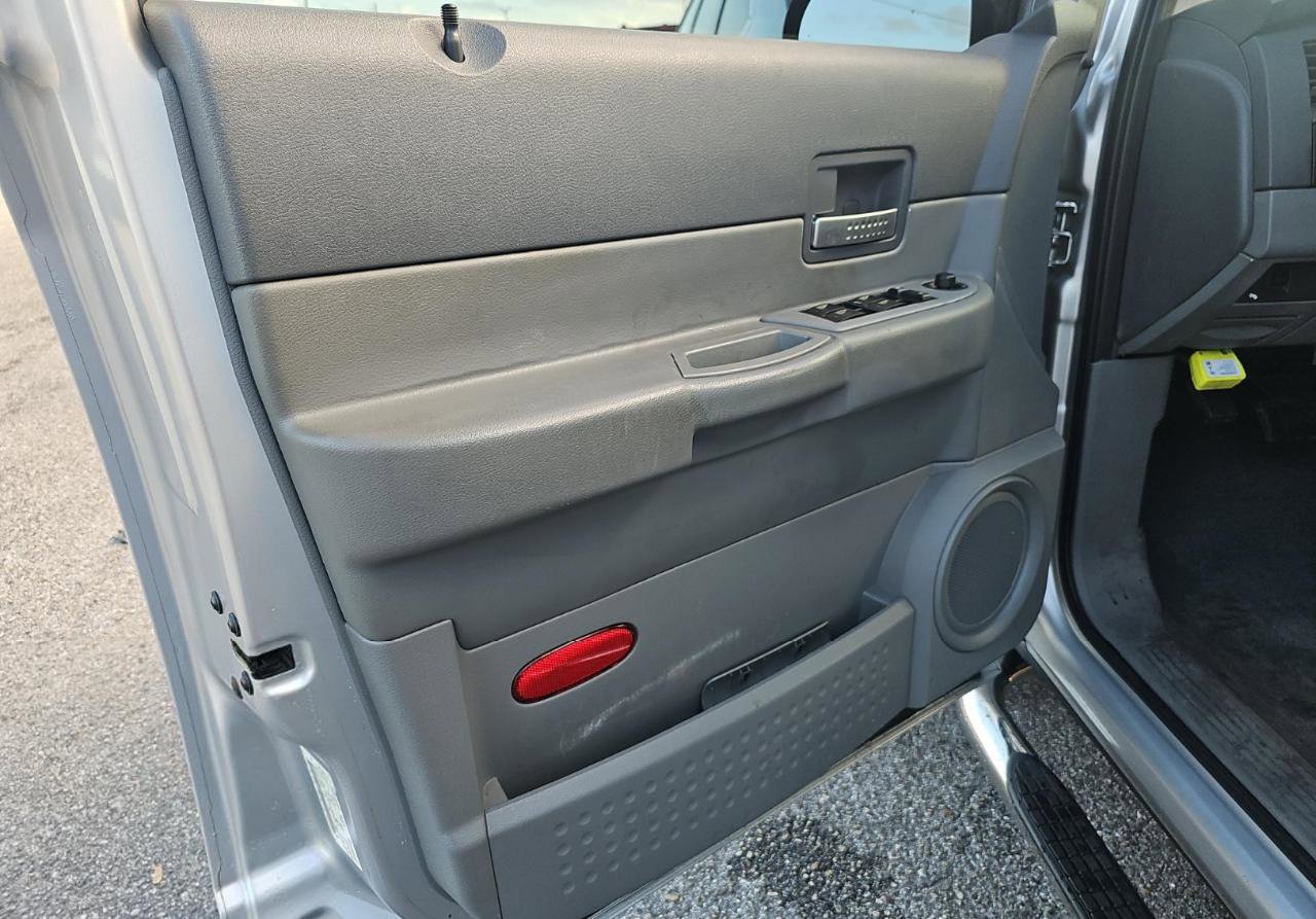 Used 2005 Dodge Durango SLT RWD image 11