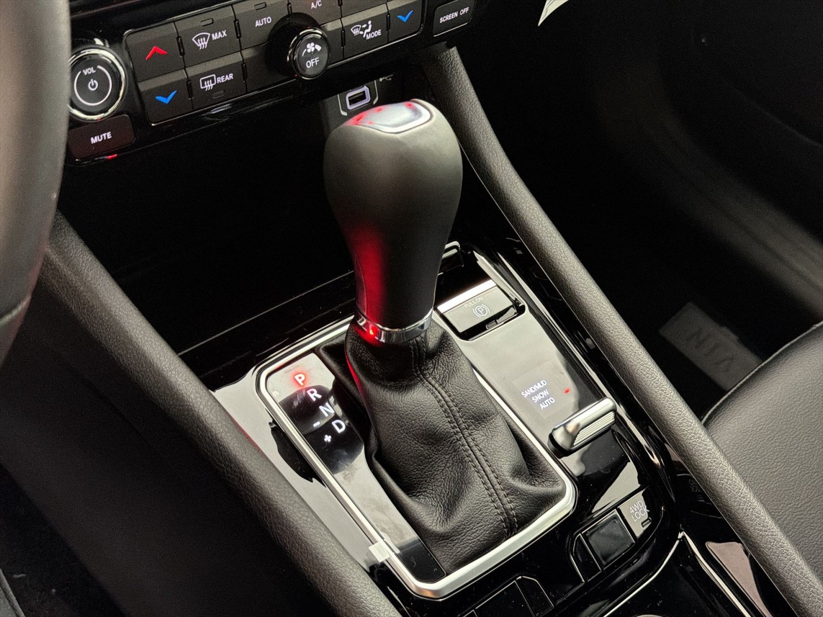 New 2026 Jeep Compass Latitude AWD/4WD image 21
