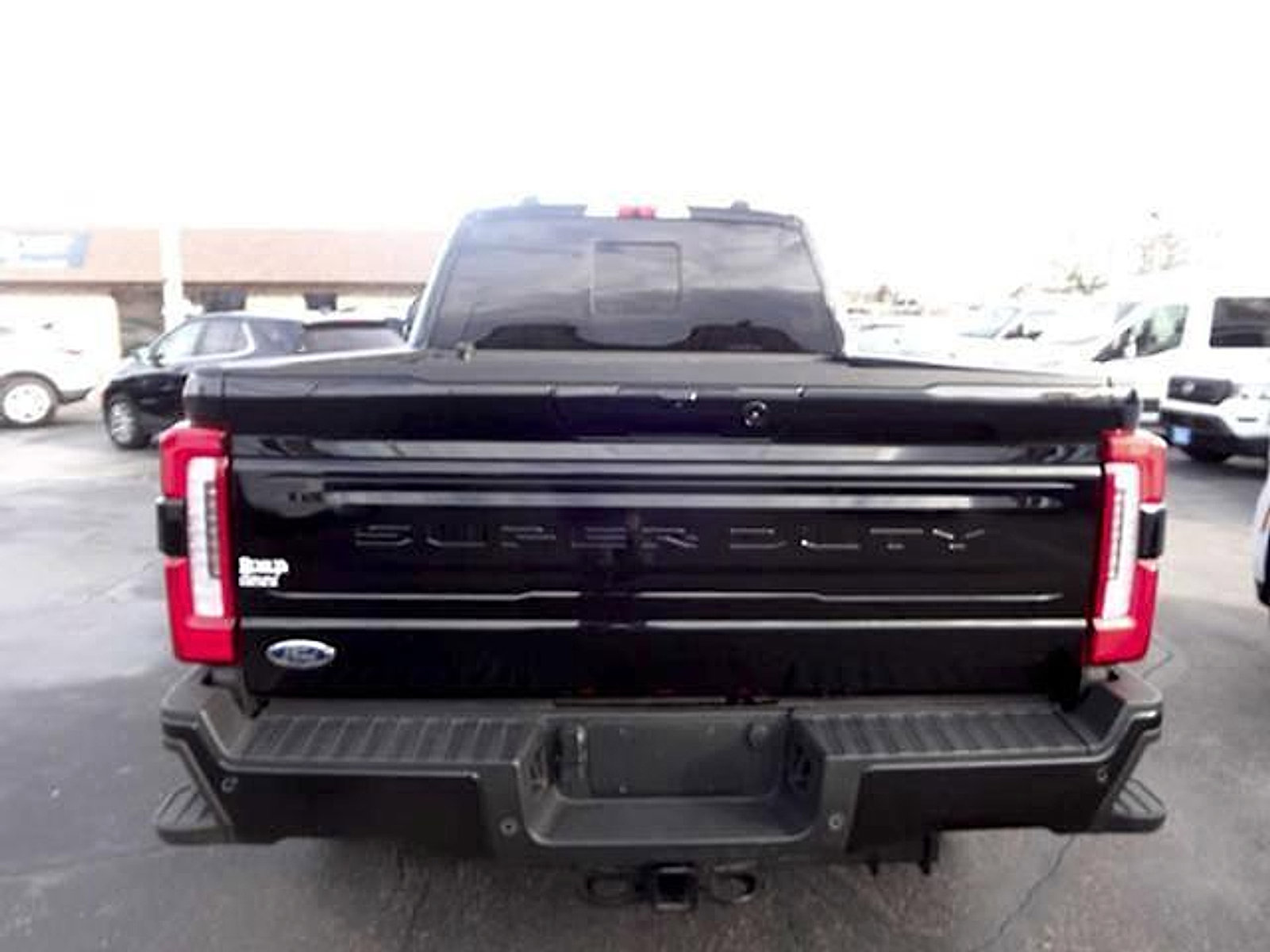 Used 2025 Ford F350 Platinum w/ FX4 Off-Road Package image 7