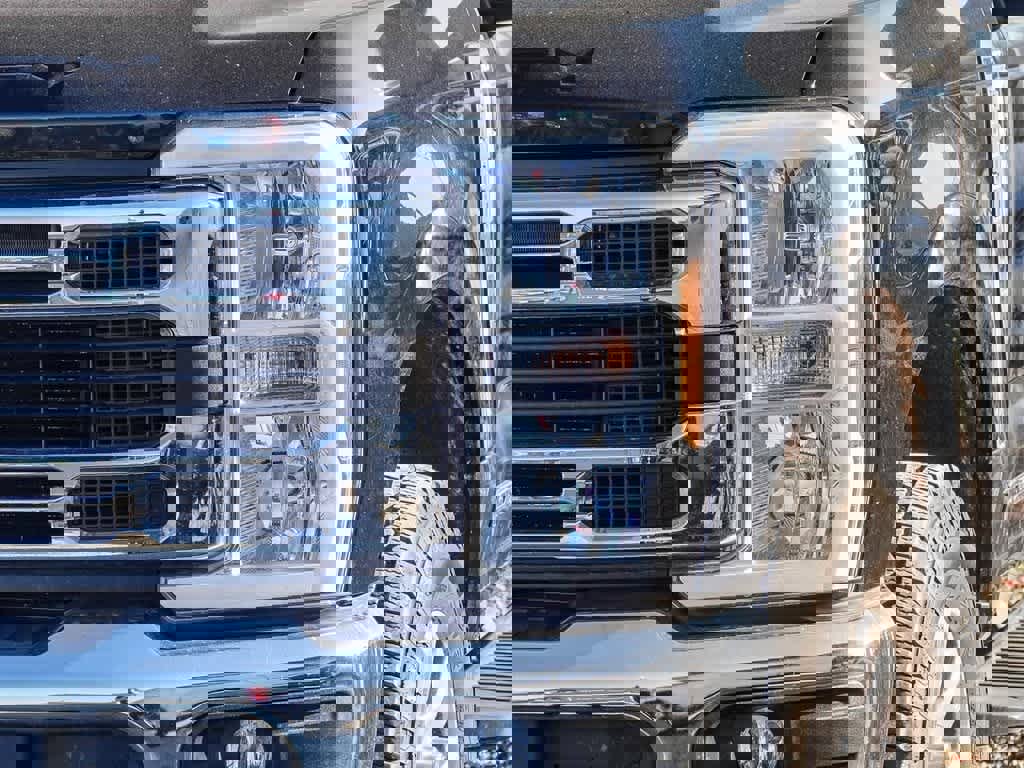 Used 2024 Ford F250 XLT image 2