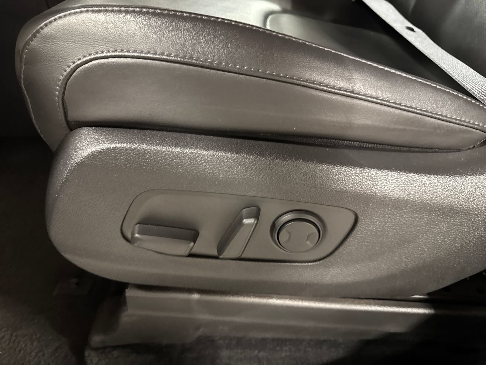 Certified 2022 Kia Carnival LX FWD image 16