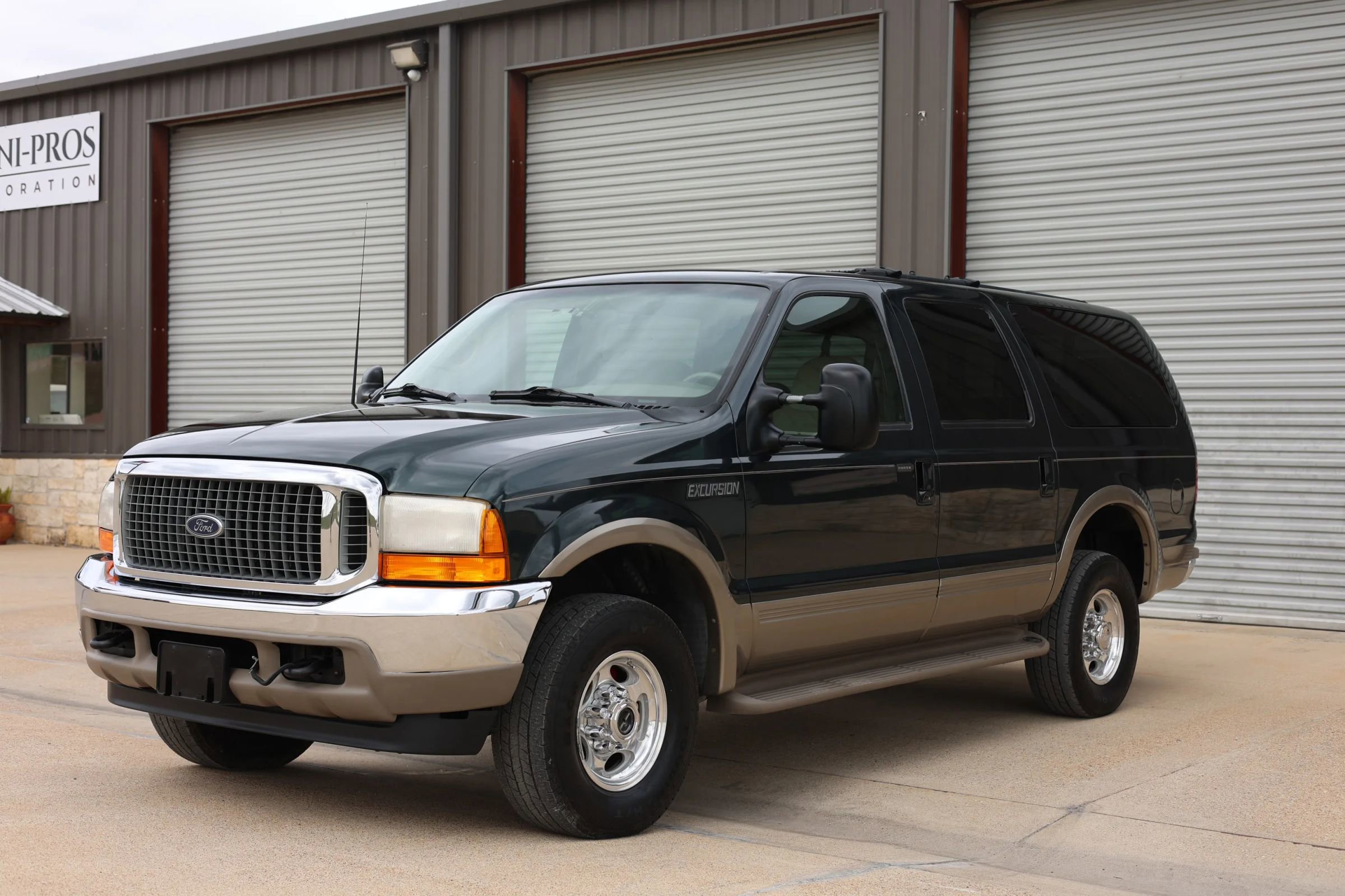 Used 2000 Ford Excursion Limited image 10