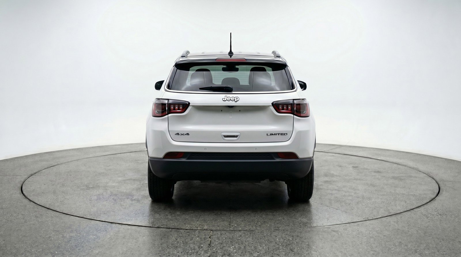 Used 2025 Jeep Compass Latitude AWD/4WD image 7