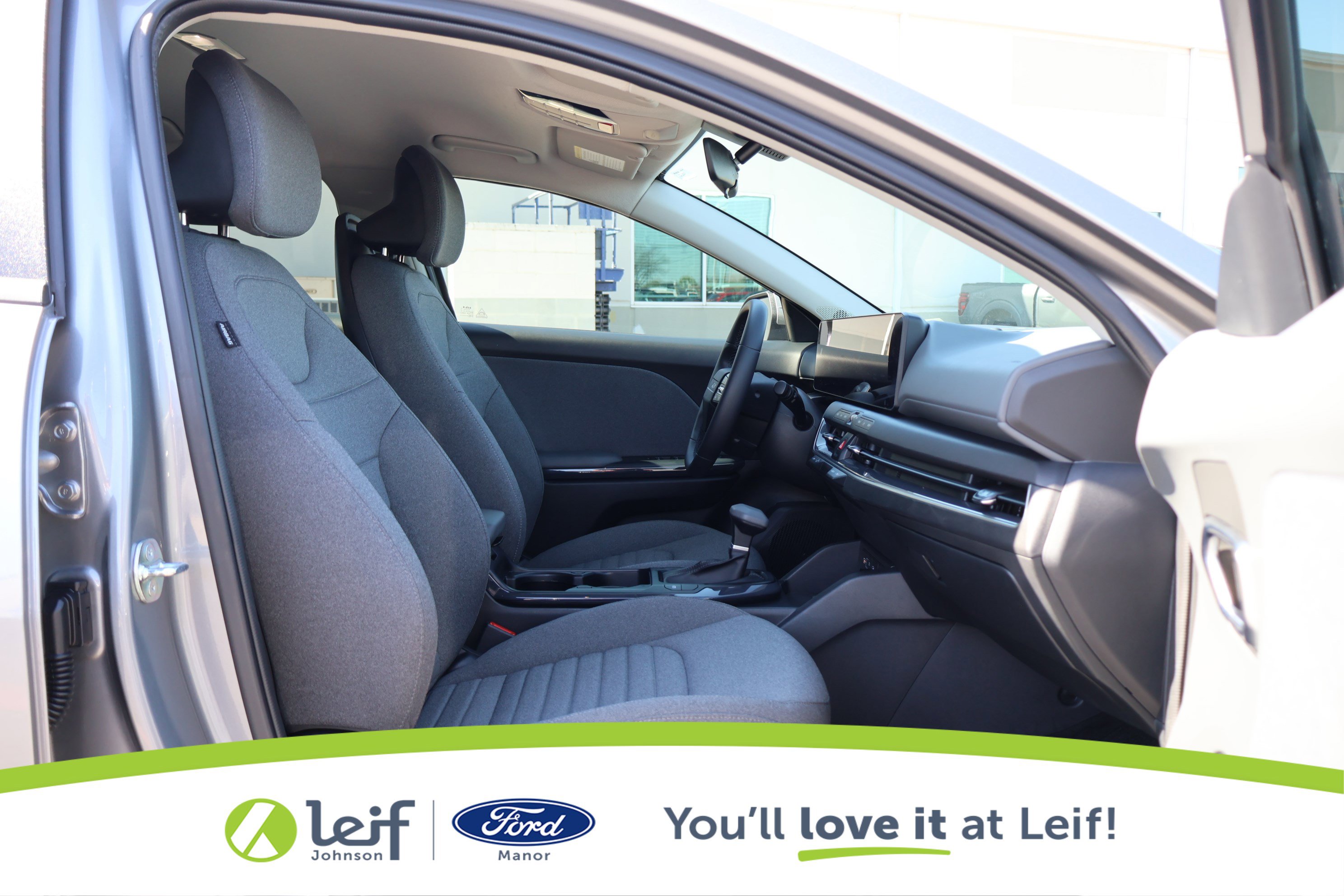 Used 2025 Kia K4 EX image 32