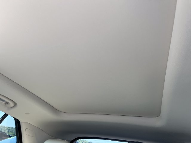 Used 2023 Buick Envision Avenir AWD/4WD image 21