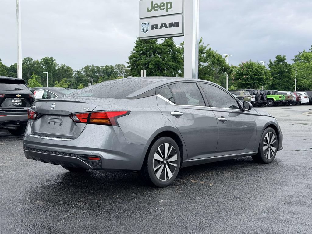 Used 2022 Nissan Altima 2.5 SV FWD image 2