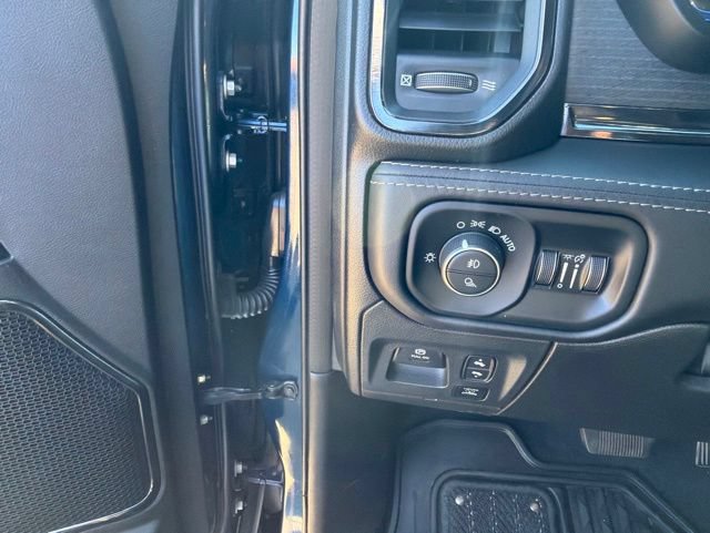 Used 2023 RAM 1500 Limited AWD/4WD image 19