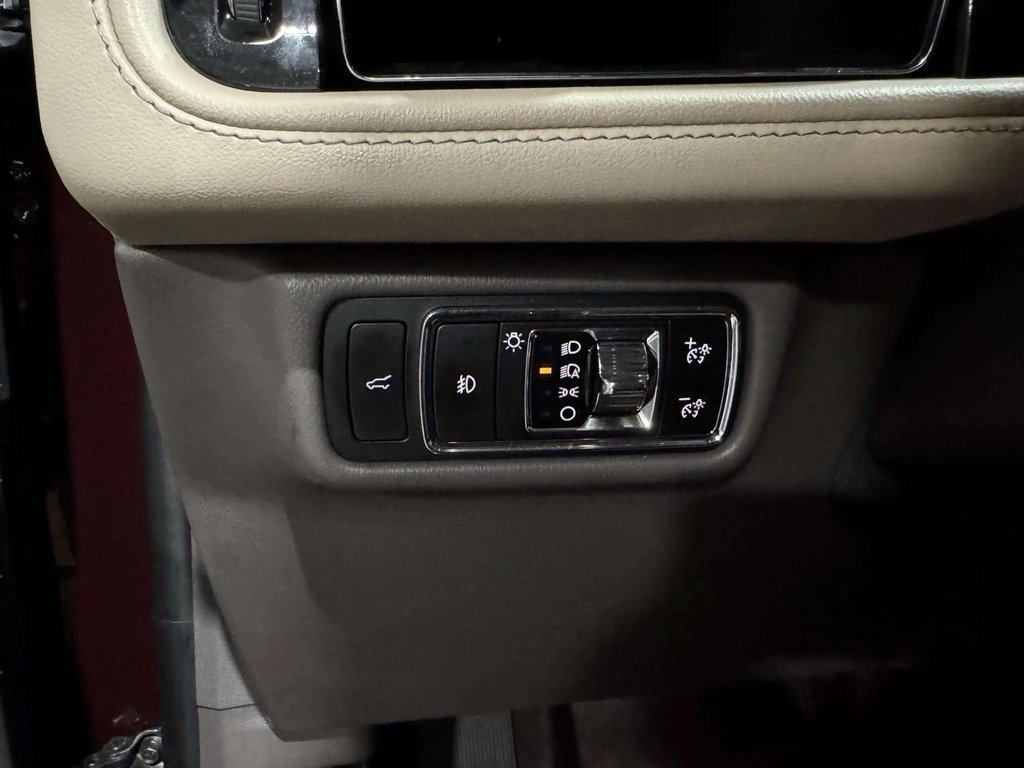 Certified 2023 Lincoln Aviator Reserve w/ Equipment Group 201A image 10