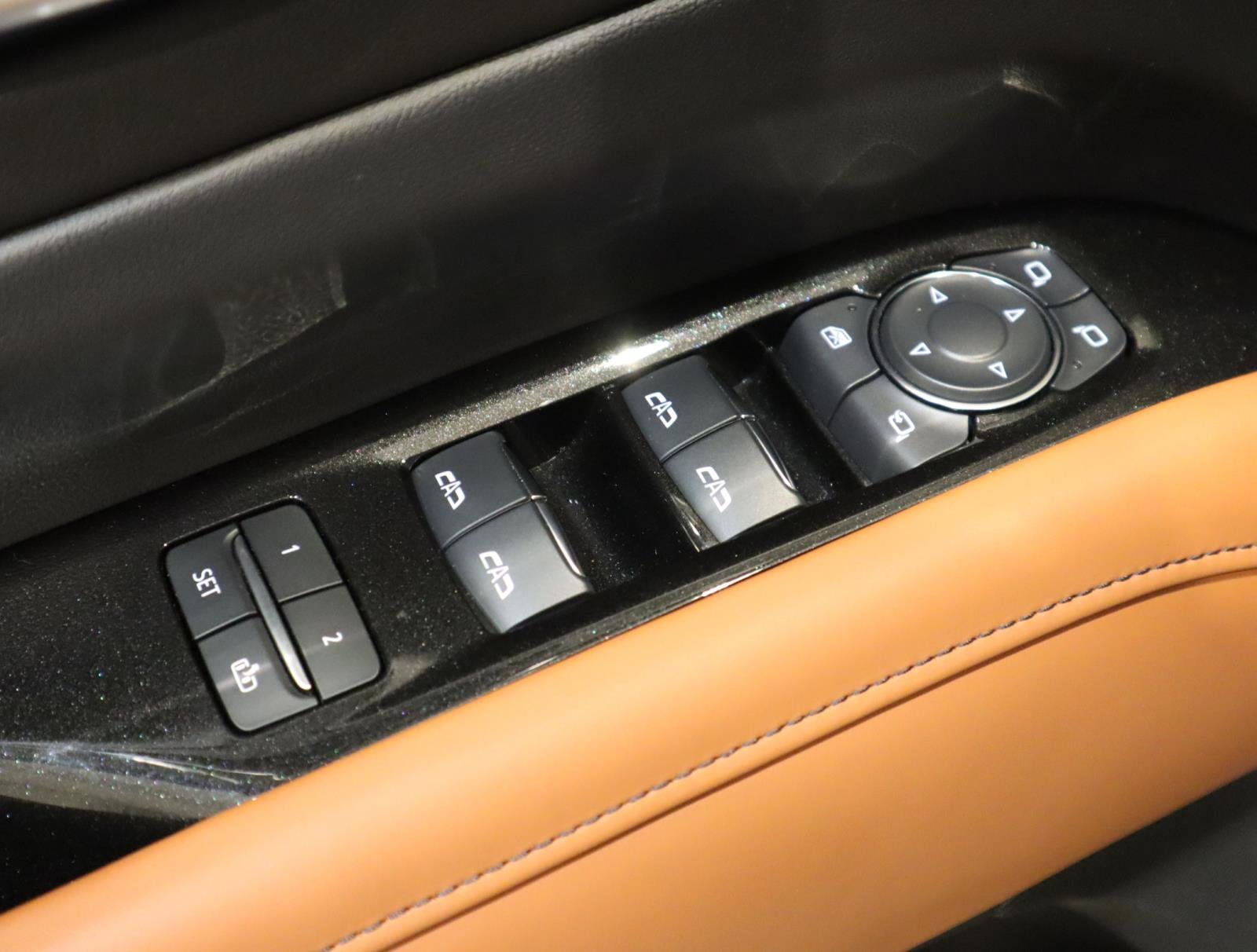 Used 2024 Cadillac Escalade Premium Luxury AWD/4WD image 25