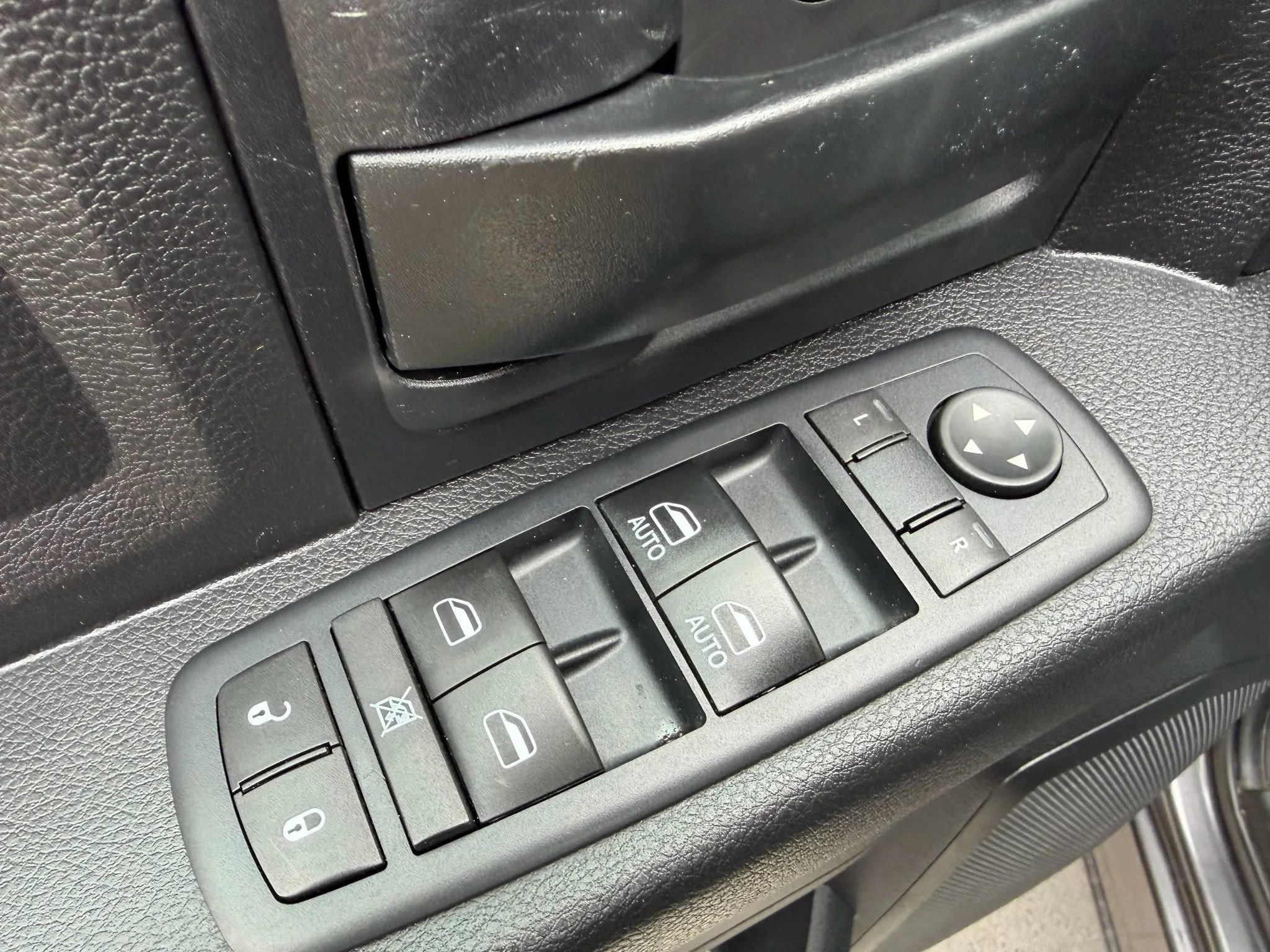 Used 2017 RAM 1500 Express image 13