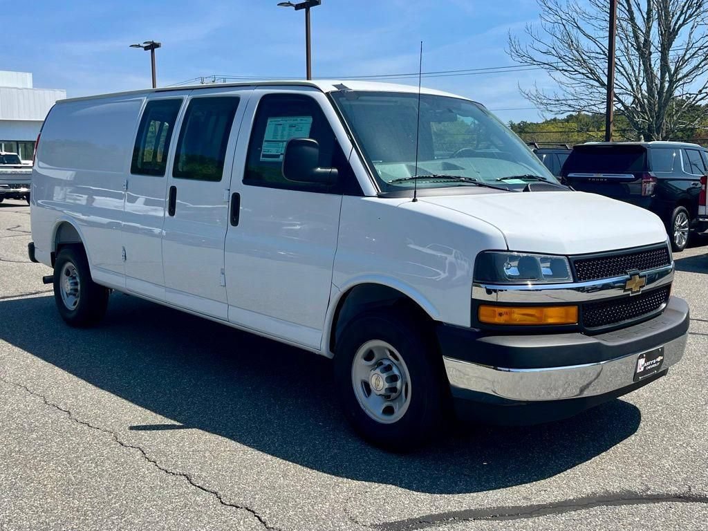 New 2026 Chevrolet Express 2500 Extended w/ Driver Convenience Package RWD image 11