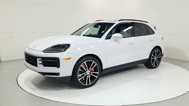 Used 2024 Porsche Cayenne S image 3