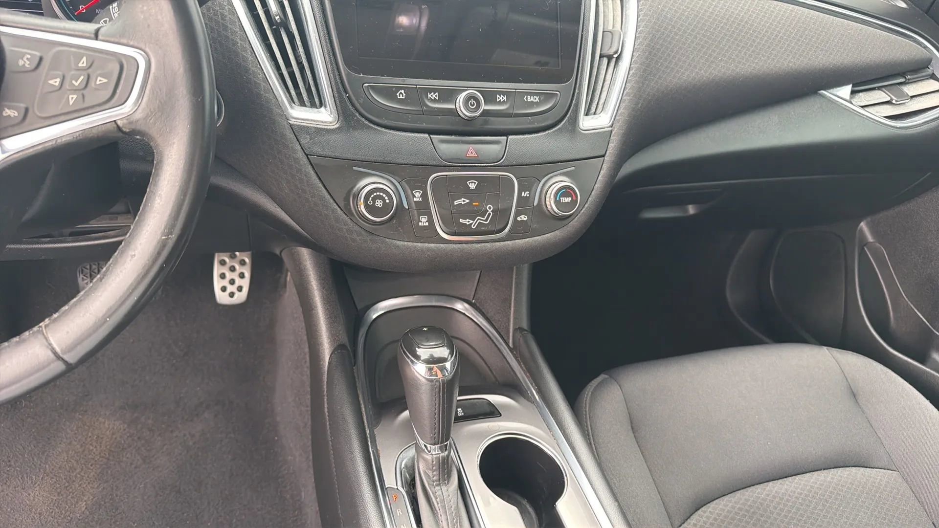 Used 2017 Chevrolet Malibu LT FWD image 54