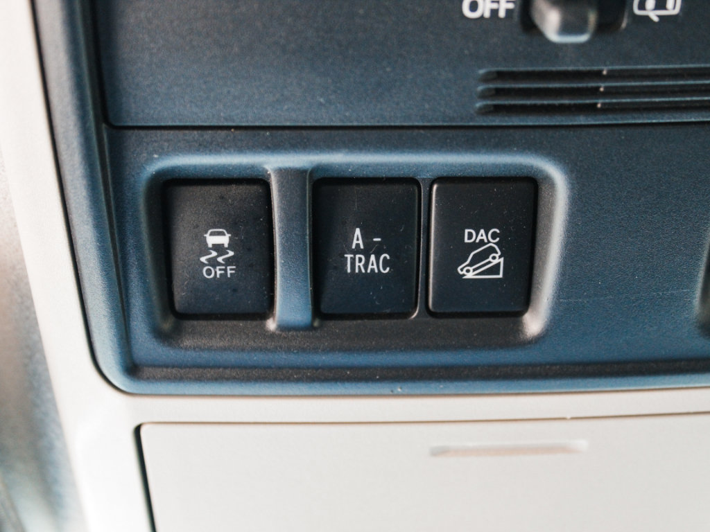 Used 2015 Toyota 4Runner SR5 AWD/4WD image 23