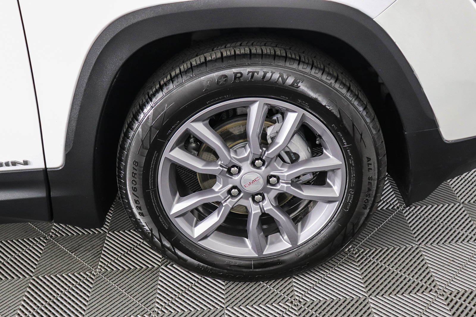 Used 2024 GMC Terrain SLT image 11