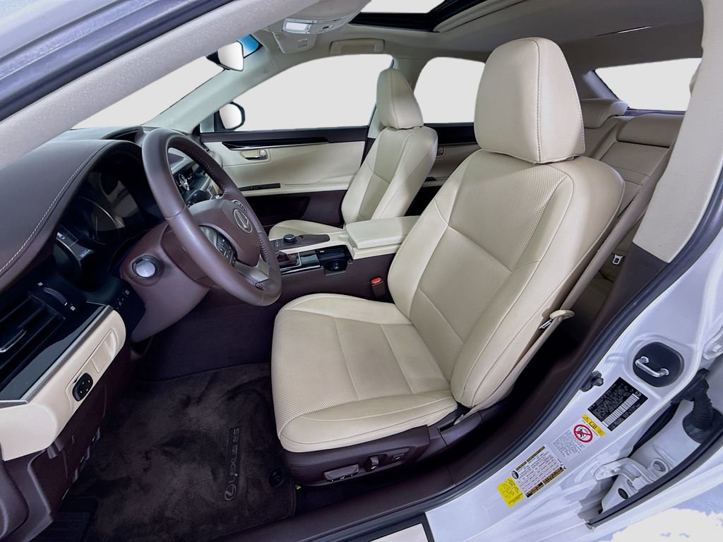 Used 2016 Lexus ES 350 w/ Accessory Package image 19