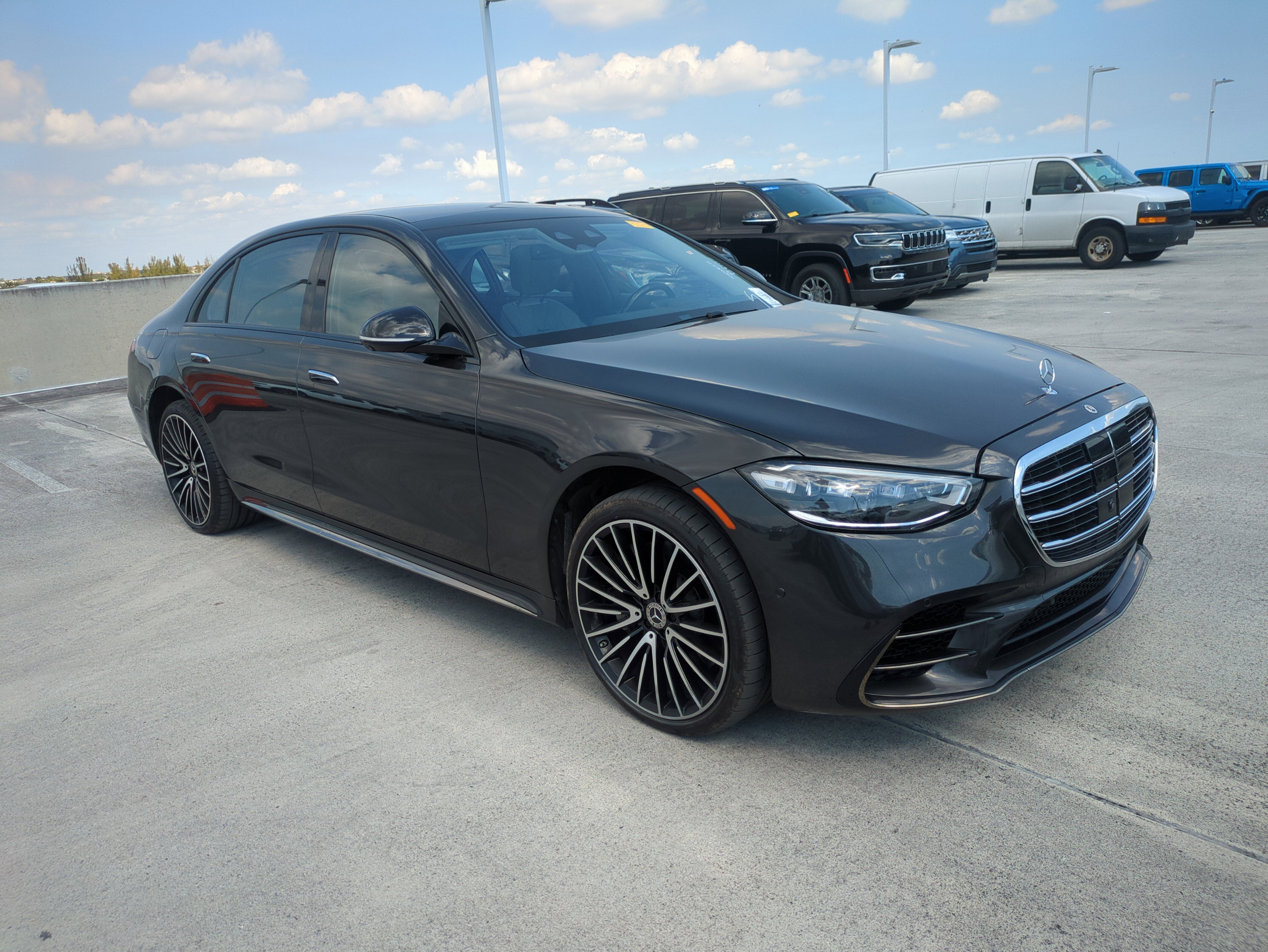 Used 2023 Mercedes-Benz S 580 4MATIC Sedan image 2