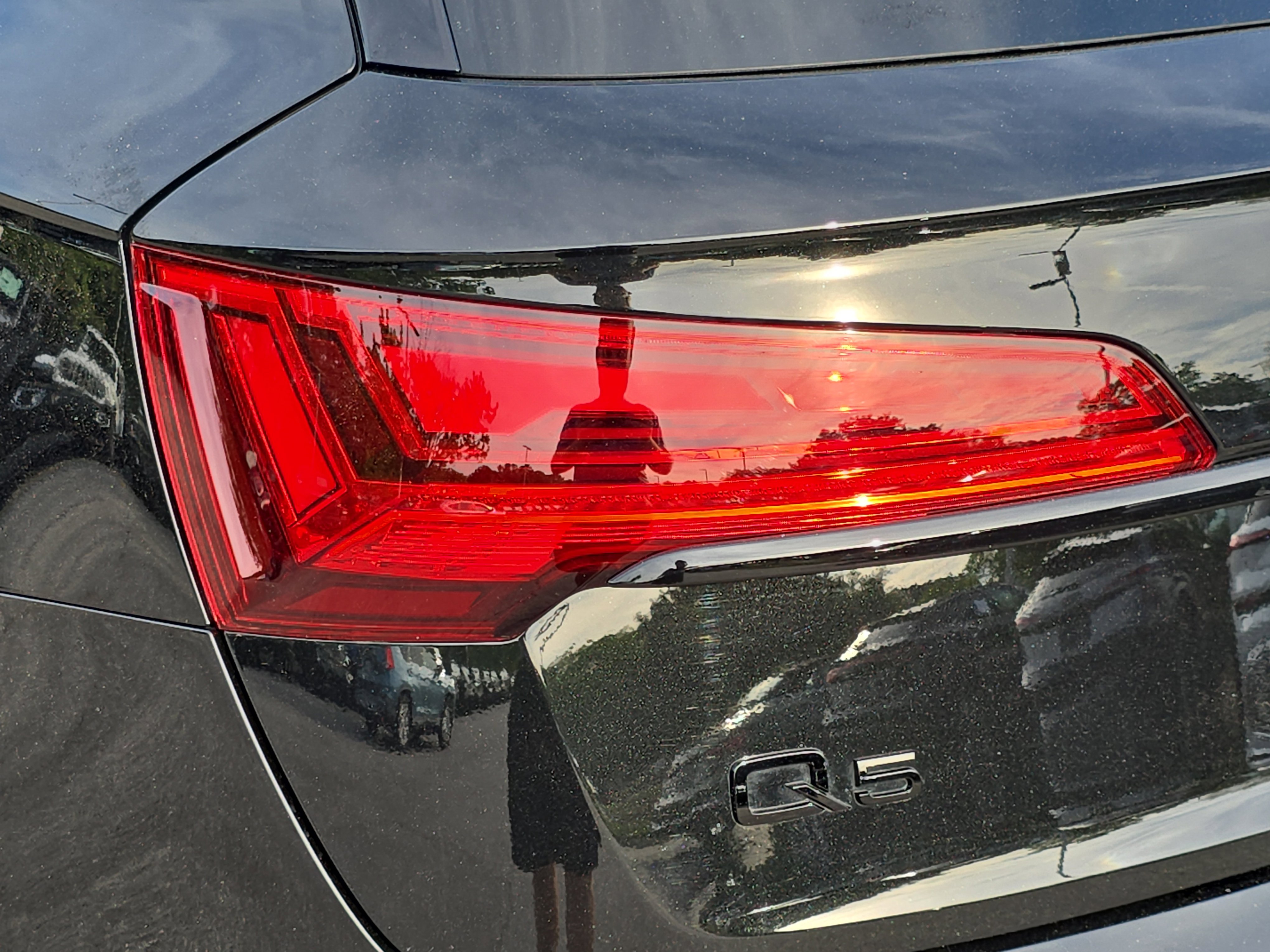 Used 2025 Audi Q5 e Premium Plus w/ Premium Plus Package image 35