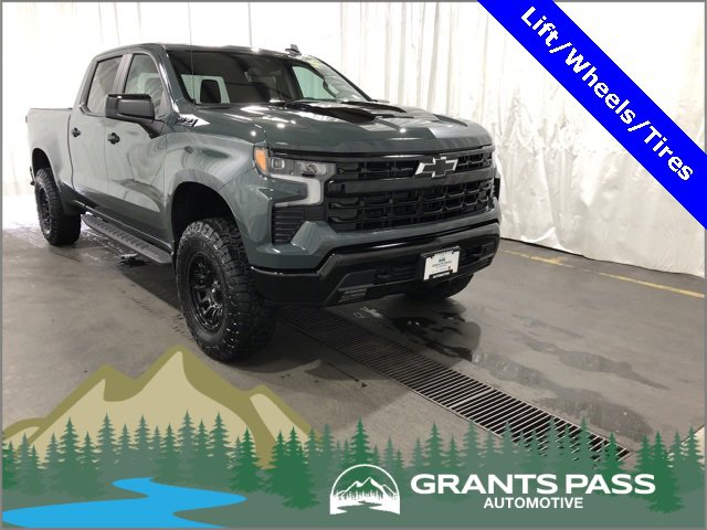 New 2026 Chevrolet Silverado 1500 LT Trail Boss w/ Dark Appearance Package