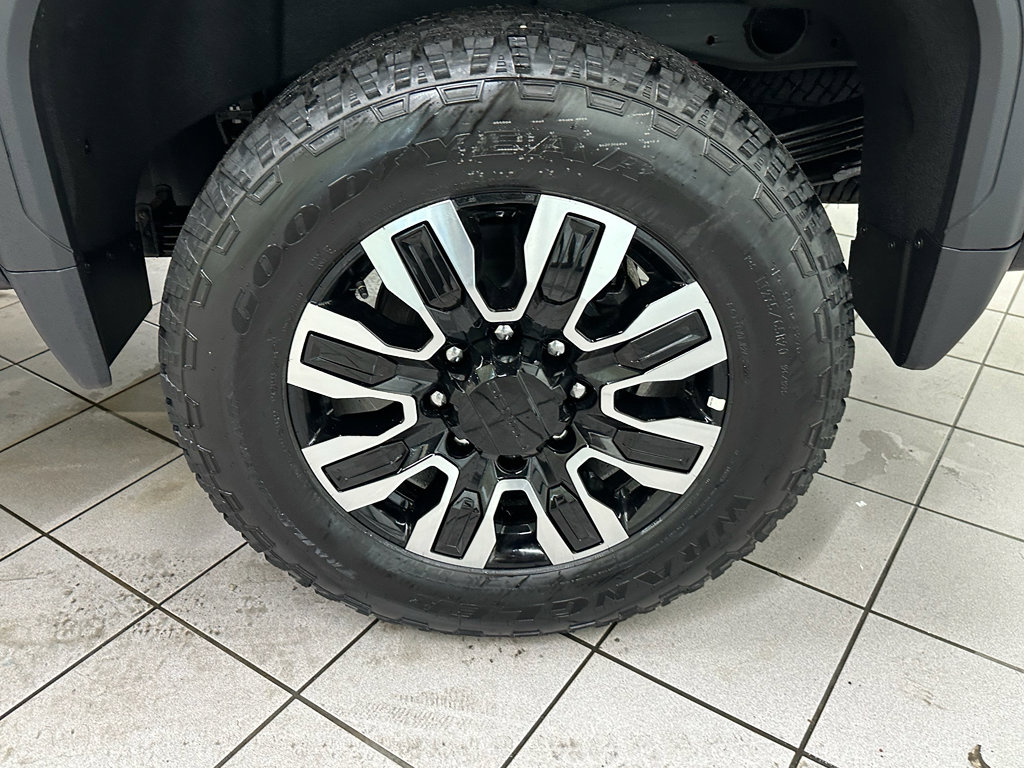 New 2026 GMC Sierra 2500 Denali Ultimate AWD/4WD image 13