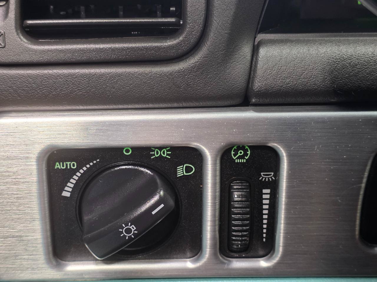 Used 2002 Ford Thunderbird RWD image 27