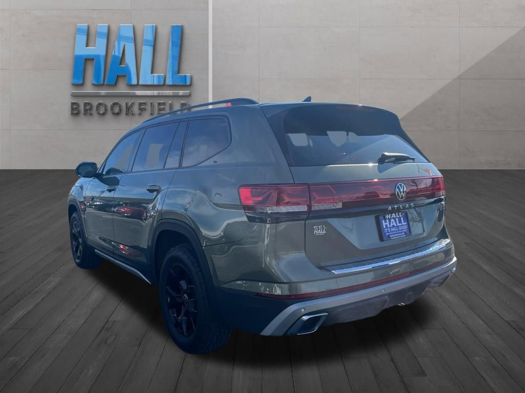 Certified 2024 Volkswagen Atlas Peak Edition SEL image 4