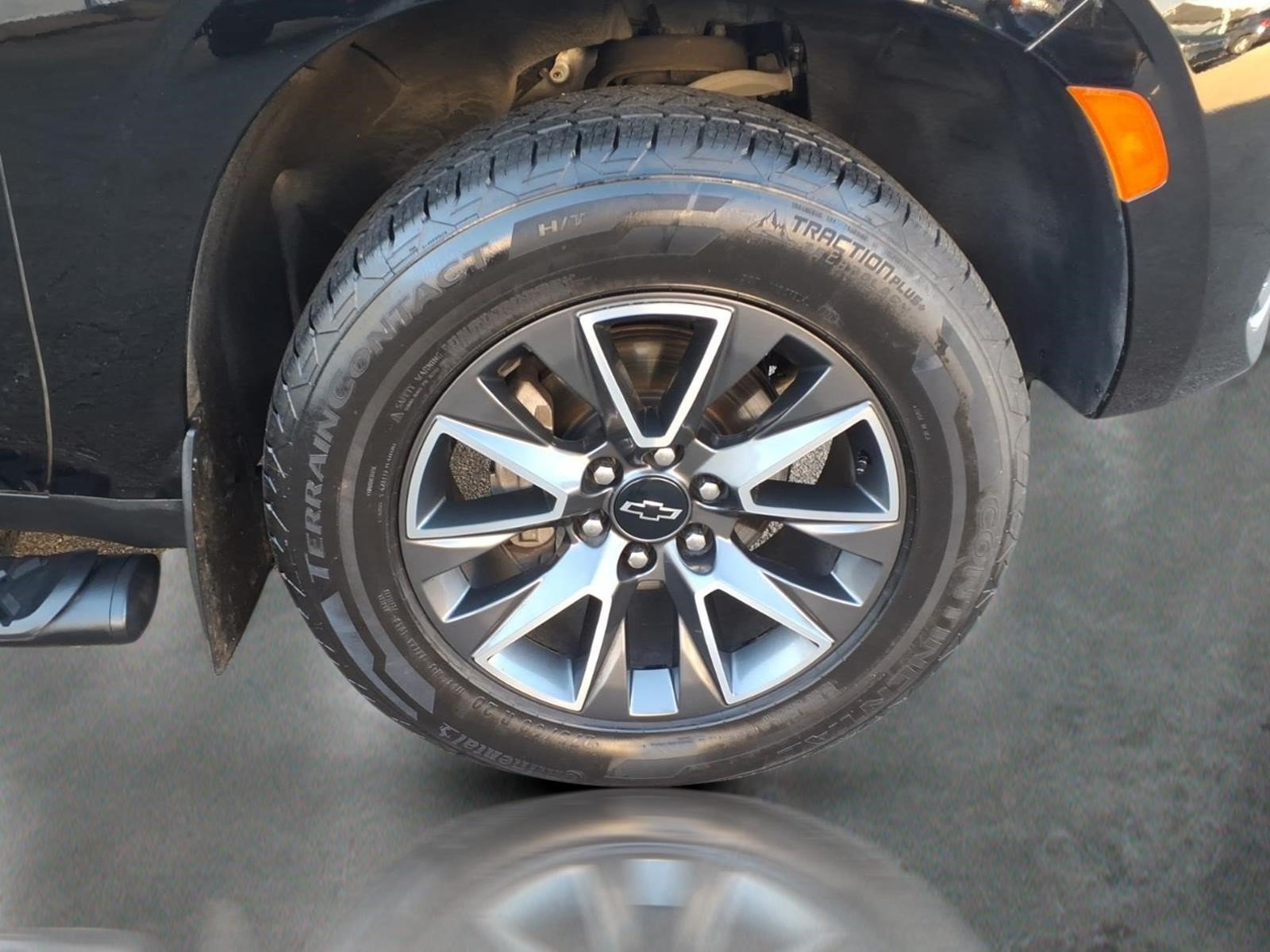 Used 2023 Chevrolet Tahoe Z71 w/ Luxury Package AWD/4WD image 9