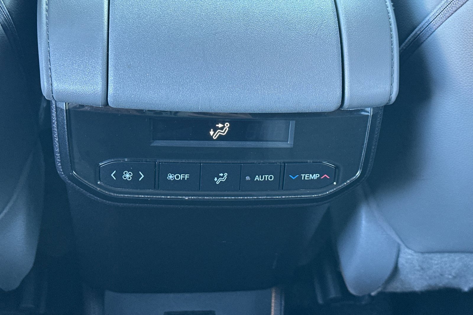 Used 2023 Toyota Highlander XLE image 46