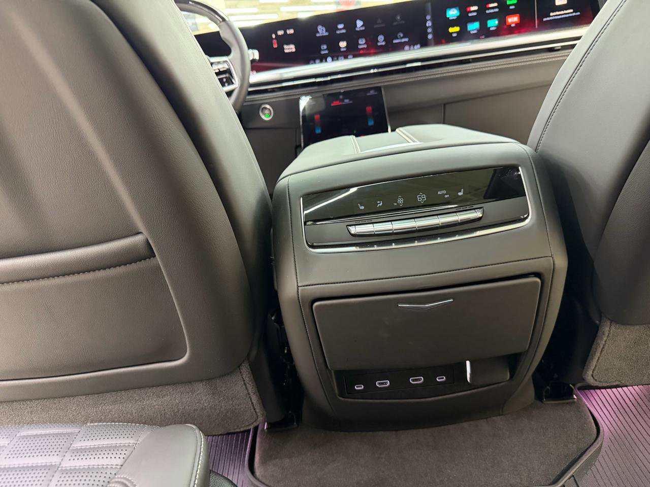 Used 2025 Cadillac Escalade V w/ LPO, ONYX Package image 62