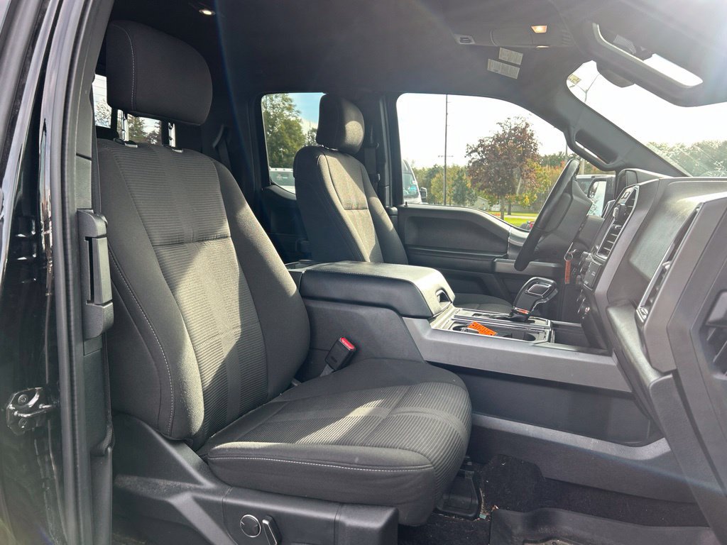 Used 2017 Ford F150 XLT w/ Equipment Group 302A Luxury AWD/4WD image 10