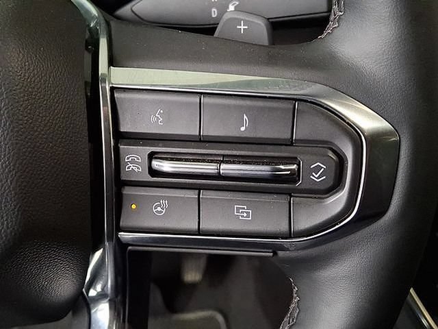 Used 2025 GMC Yukon Denali AWD/4WD image 18