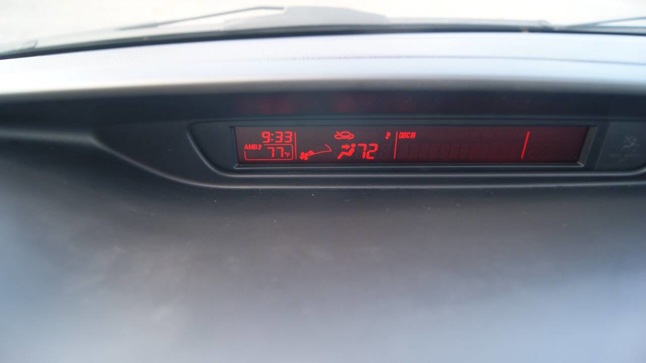 Used 2012 MAZDA MAZDA5 Sport image 16